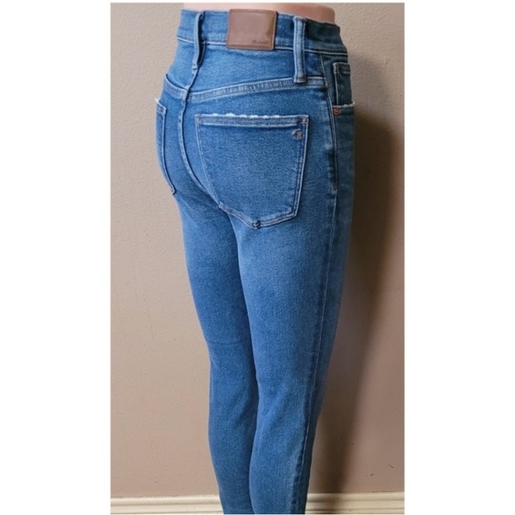 Madewell 9” High Rise Skinny Jeans - Picture 6 of 7